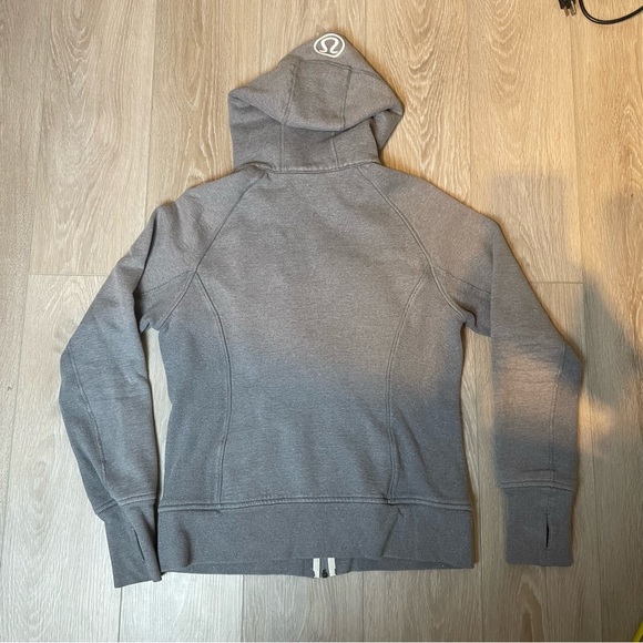 Lululemon Scuba Hoodie *Sparkle
Heathered Blurred Grey / Blurred Grey - Picture 10 of 10